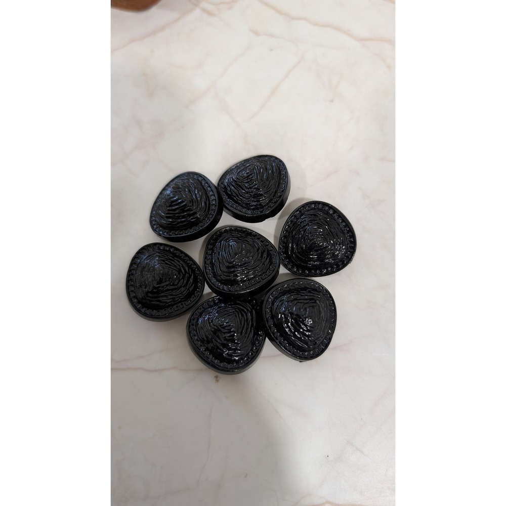 Vintage Black Triangular Shell Textured Shank Buttons 7/8 Inch Set of 7 - Picture 3 of 3